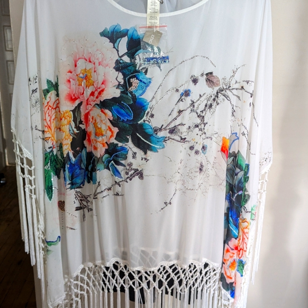 Chico's stunning OS NWT White with beautiful floral design. One Size